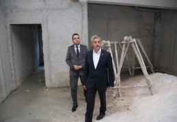 İstiklal Mahallesi’ne taziye evi yaptırıyor