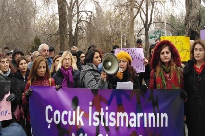 &#8216;İstismarcıları affetmek yerine, çocukları koruyacak önlemleri hayata geçirin&#8217;