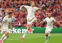 İsveç ve Galler finale yükseldi