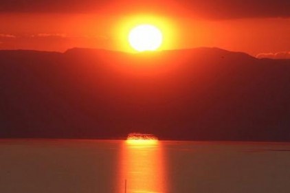 İsveçli bilim insanları güneş enerjisini sıvılaştırdı