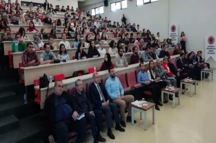 İyi bir hukuk eğitimi ve iyi bir meslek eğitimi almak gerekir