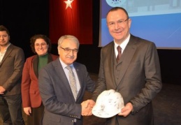 "İyi eğitimin yanında sokaktaki hayatı da iyi bilin"