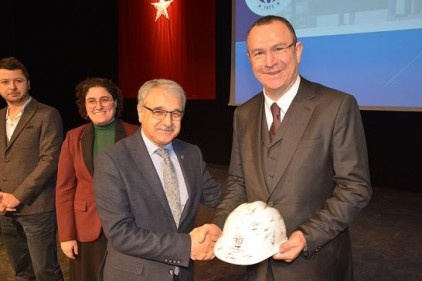 "İyi eğitimin yanında sokaktaki hayatı da iyi bilin"