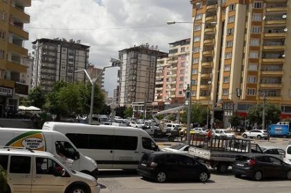 &#8220;İYİ Parti&#8217;nin miting ilanları belediye görevlileri tarafından indirildi&#8221; iddiası