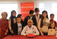 İyileştirdiği lösemili çocuklarla buluştu