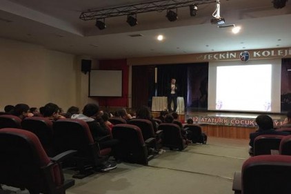 İzleyeceği yol haritasını öğrencileriyle paylaştı
