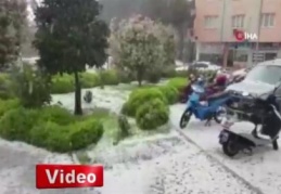 İzmir Tire'de kar gibi dolu yağdı