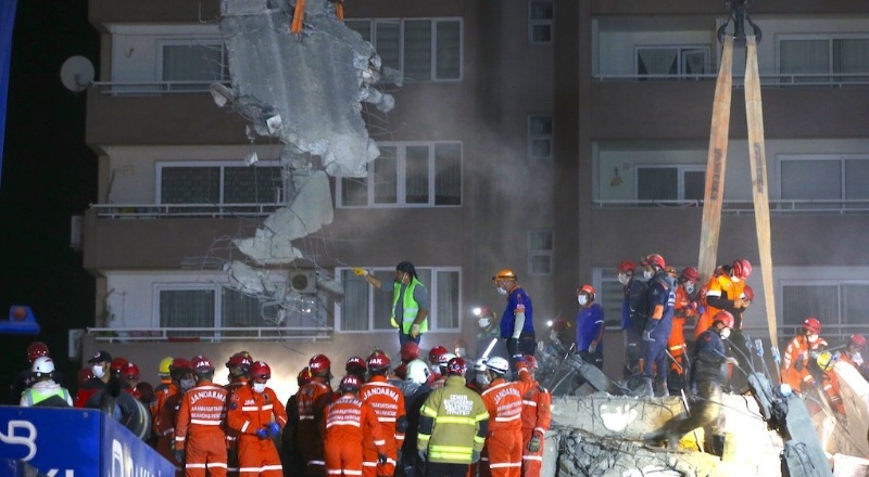 İzmir'deki depremde can kaybı 79 oldu
