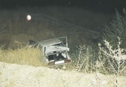 İzmir’den aldıkları otomobille kaza yaptılar