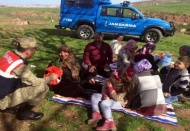 Jandarma kadınları karanfille kutladı