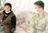 Jandarma şehit ailelerini ziyaret etti