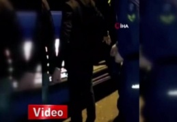 Jandarmadan kaçmak isterken evin duvarına çarptı