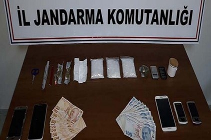 Jandarma&#039;nın dur ihtarına uymayan araçtan uyuşturucu çıktı 