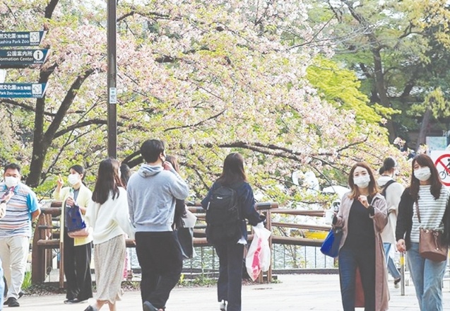 Japonya hükümeti Covid-19'a karşı OHAL'i uzatıyor