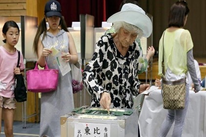 Japonya&#039;da halk sandık başında