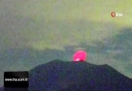 Japonya'da yanardağ patladı