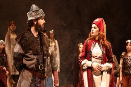 "Jennifer&#039;in Düğünü/Osman Gazi" oyunu sahnelenecek