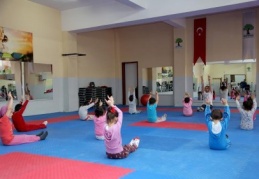 Jimnastik, çocukların fiziki ve sosyal gelişimlerine büyük katkı sağlıyor