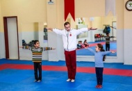 Jimnastik okulu hem eğitiyor, hem eğlendiriyor