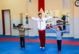 Jimnastik okulu hem eğitiyor, hem eğlendiriyor