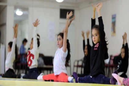 Jimnastik sporuna ilk adımlarını atıyorlar