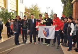 Kaan Kara'nın yüzmede 1. oldu