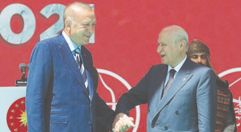 Kabine öncesi Erdoğan ile Bahçeli arasında kritik görüşme