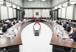 Kabine toplanıyor; gündemde döviz kurlarındaki artış var