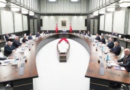 Kabine toplanıyor: Gündemde savaş ve elektrik indirimi var
