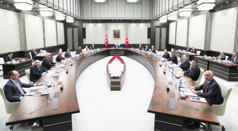 Kabine toplanıyor: Gündemde savaş ve elektrik indirimi var