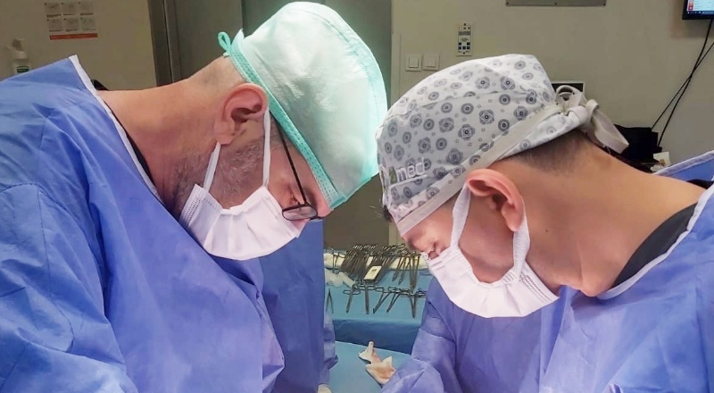 Kabızlık şikayetinden kalın bağırsağı alınarak kurtuldu