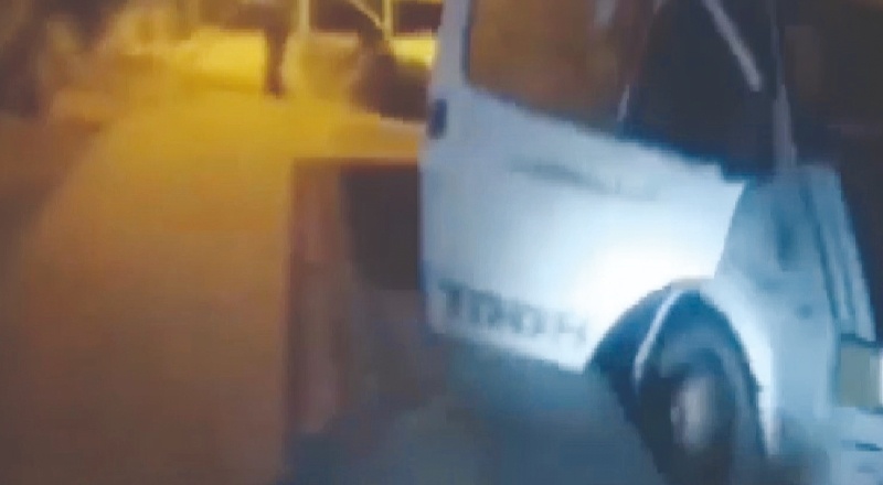 Kablo hırsızları mahalle bekçilerine yakalandı