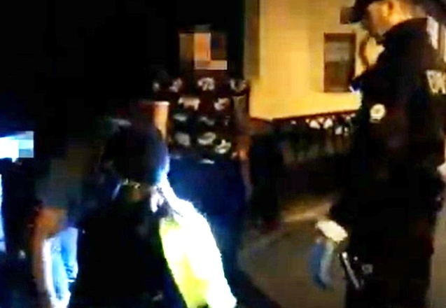 Kablo hırsızlarının yakalanma anı kamerada