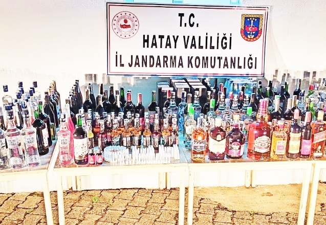 Kaçak içkiyle yakalanan 2 kişi gözaltına alındı
