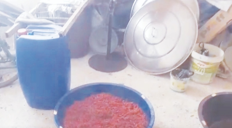 Kaçak nargile tütünü imalathanesine baskın yapıldı