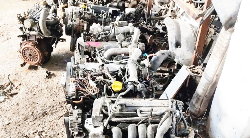 Kaçak otomobil motoru satan şahıs yakalandı