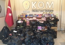 Kaçak saat ve kozmetik ürünü ele geçirildi 