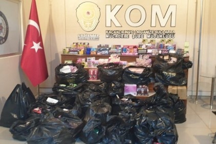 Kaçak saat ve kozmetik ürünü ele geçirildi 