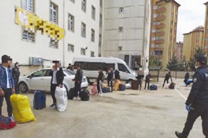 Kaçak seyahat eden 15 kişi karantinaya alındı 
