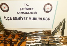 Kaçak silah çetesi çökertildi, 46 silah ele geçirildi