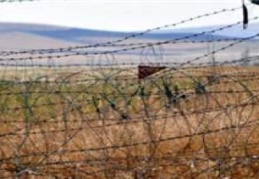 Kaçakçılar malzemeleri bırakarak Suriye’ye geri kaçtı