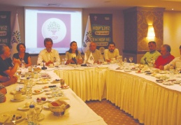 Kadın dayanışmasına her zamankinden daha çok ihtiyacımız var