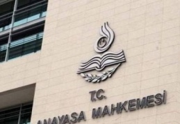 Kadın evlilik öncesi soyadını tek başına kullanabilecek