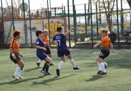 Kadın futbol takımları, kadına yönelik şiddete karşı saha çıkacak