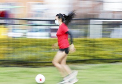 Kadın futbolcular ve antrenörlere doğum izni