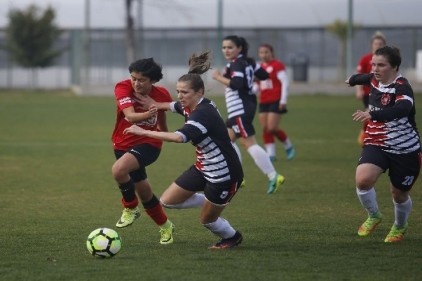 Kadın futboluna 500 milyon dolar akacak