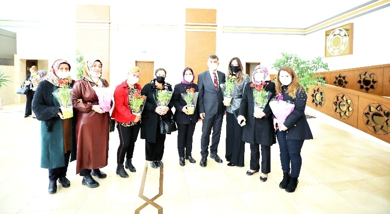 “Kadın; hayatın mimarıdır”