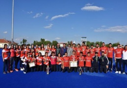 Kadın Hokeyciler Türkiye Şampiyonu 