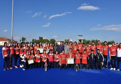 Kadın Hokeyciler Türkiye Şampiyonu 