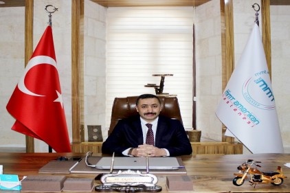 Kadın, özelde ailenin, genelde toplumun temelini oluşturuyor